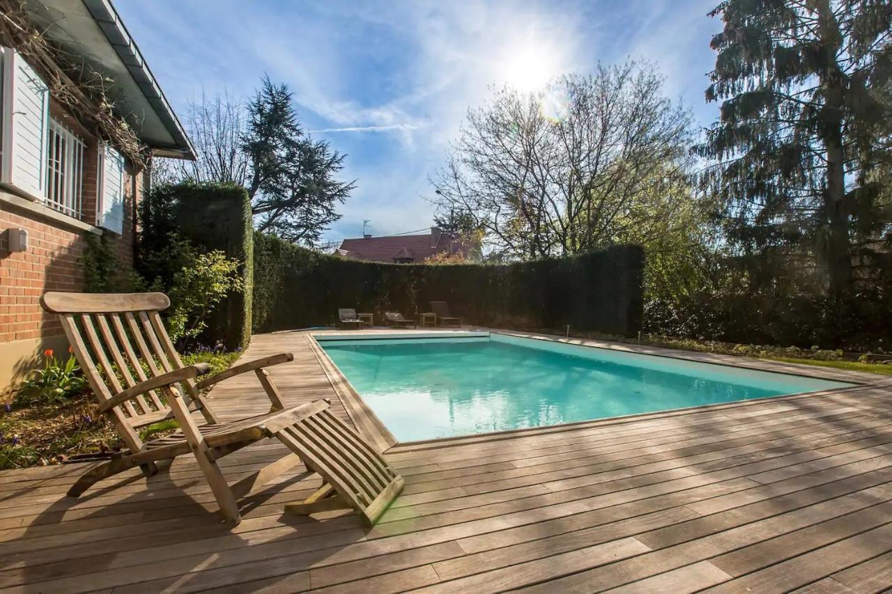 Les Glycines Bed & Breakfast Croix Dış mekan fotoğraf