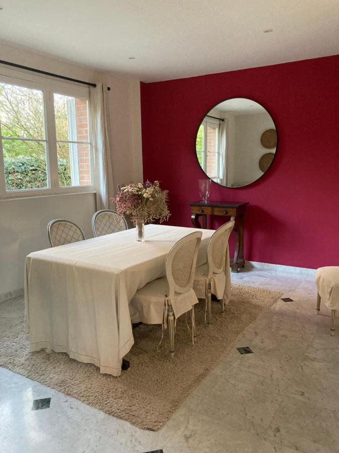 Les Glycines Bed & Breakfast Croix Dış mekan fotoğraf