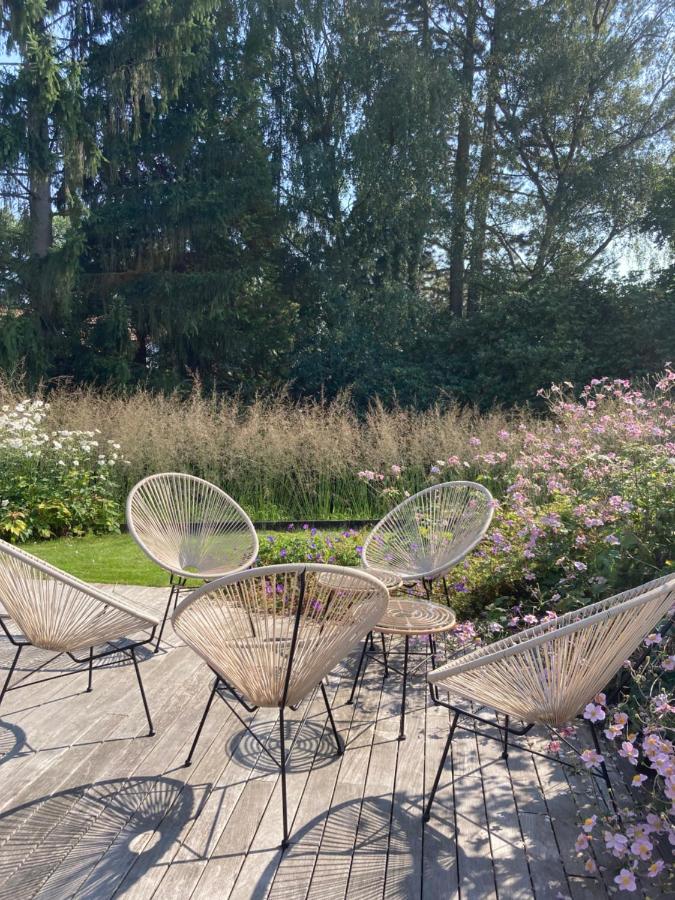 Les Glycines Bed & Breakfast Croix Dış mekan fotoğraf